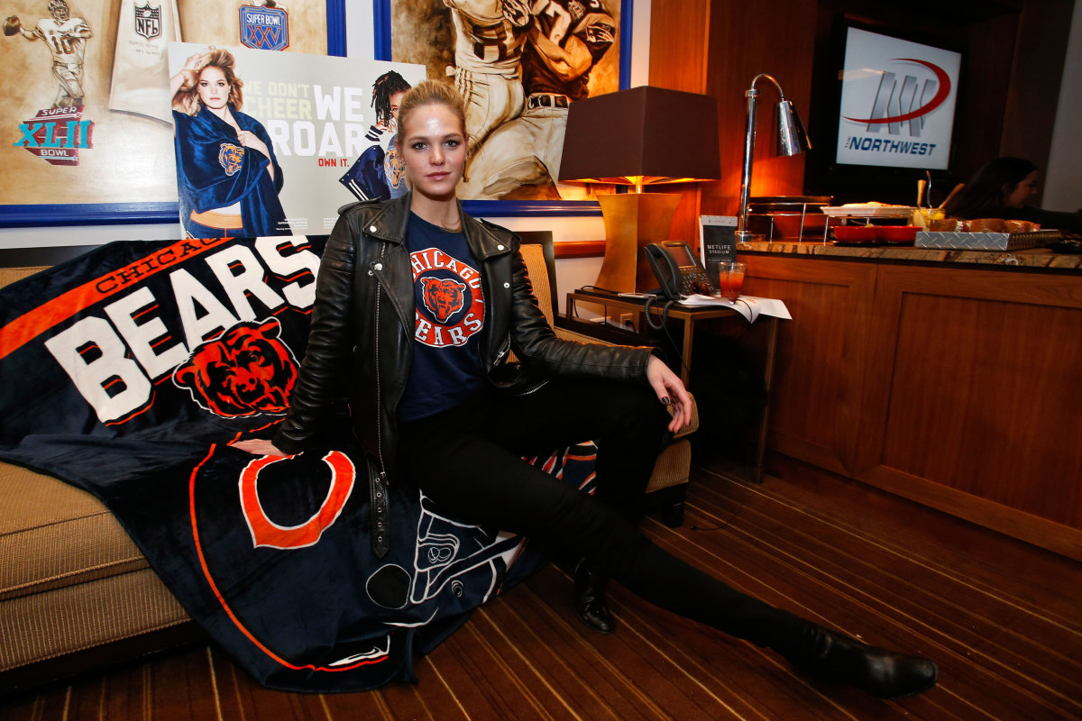 erin-heatherton-nfl-game-2.jpg